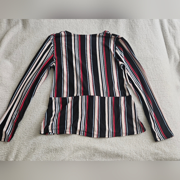 Low Cut V Neck Blouse Long Sleeve - Picture 6 of 7